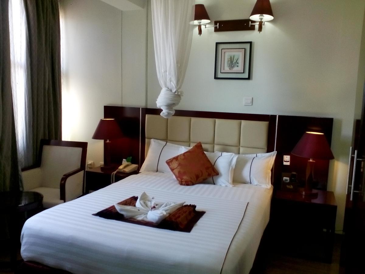 Rahnile Hotel Bahir Dar Exterior photo