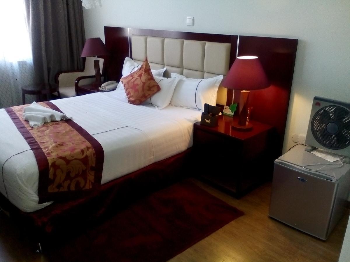 Rahnile Hotel Bahir Dar Exterior photo