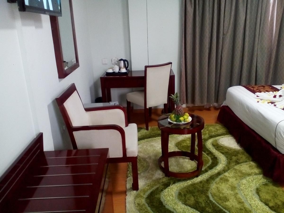 Rahnile Hotel Bahir Dar Exterior photo